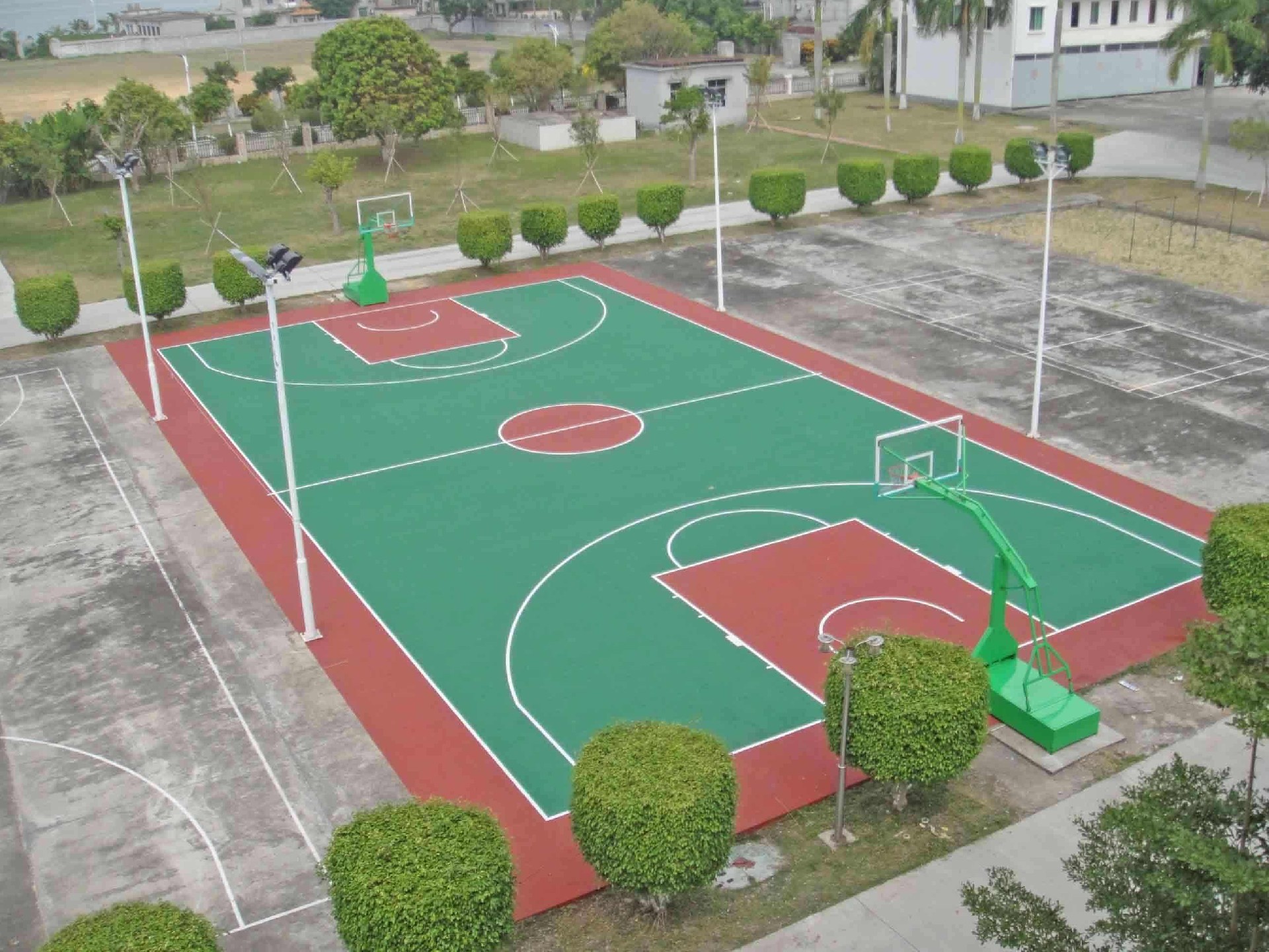 硅pu籃球場施工方案為球場提供耐磨耐用地面